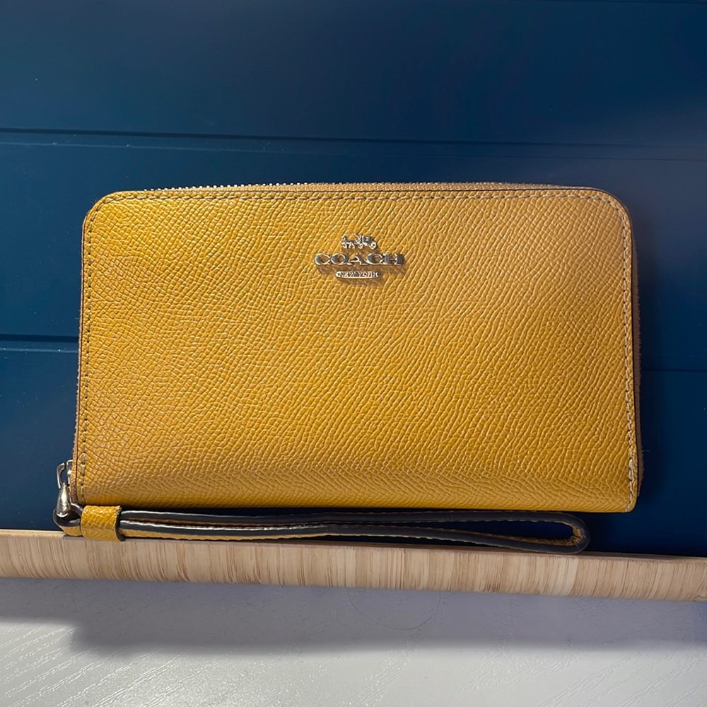 Coach Wallet | Flax (Yellow) | Zip-Around Wristlet